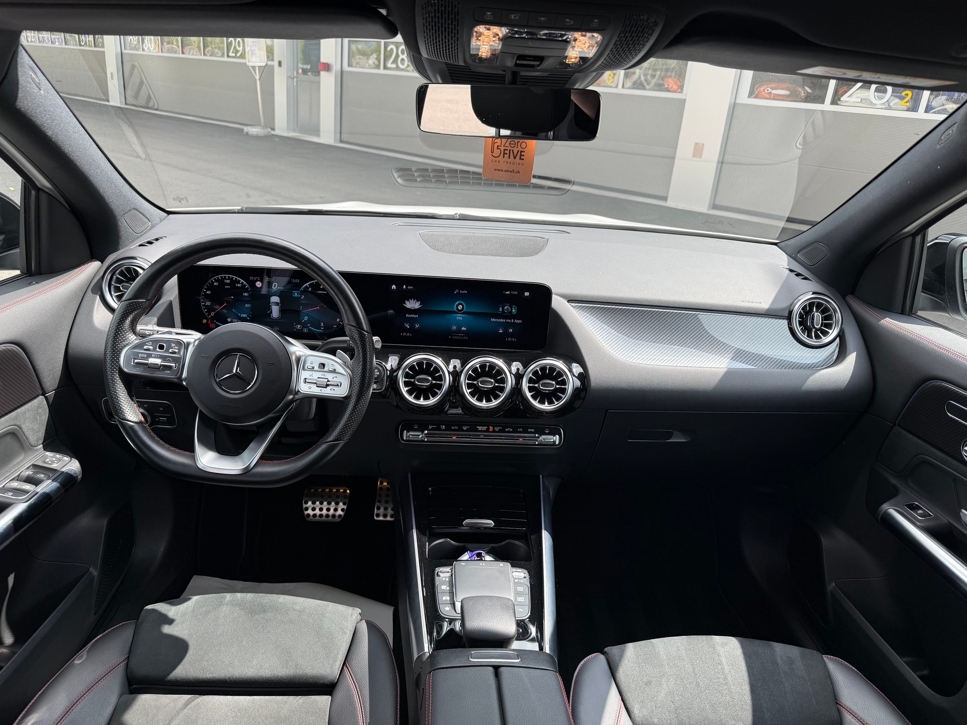 MERCEDES-BENZ GLA 250 4Matic AMG Line 8G-DCT-image-8