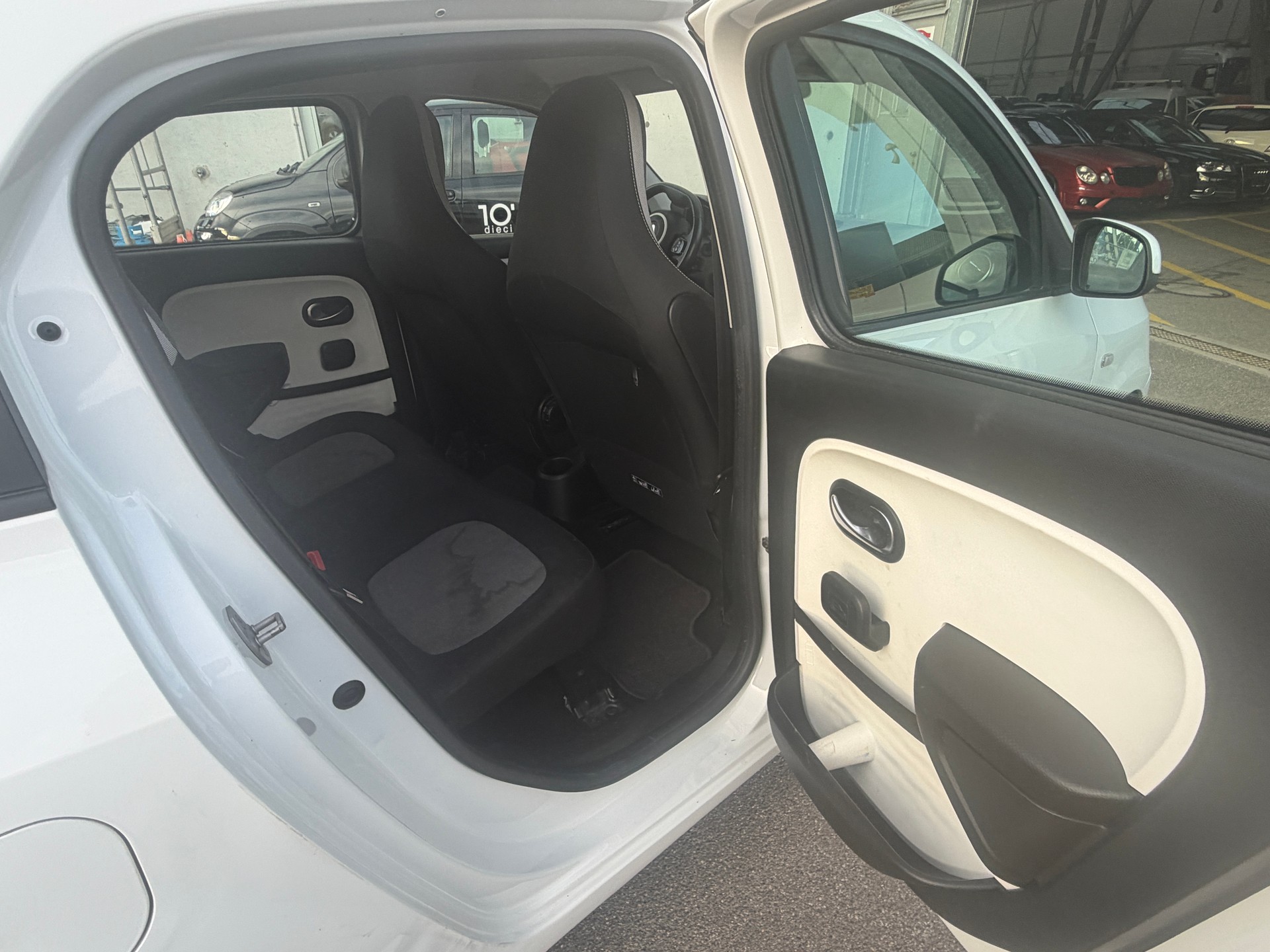 RENAULT Twingo 1.0 Life-image-11