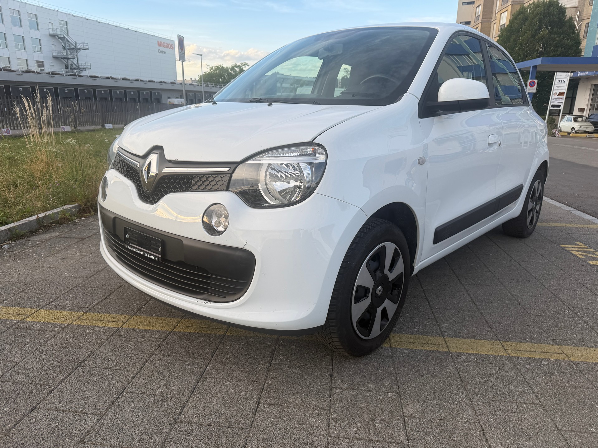 RENAULT Twingo 1.0 Life-image-1