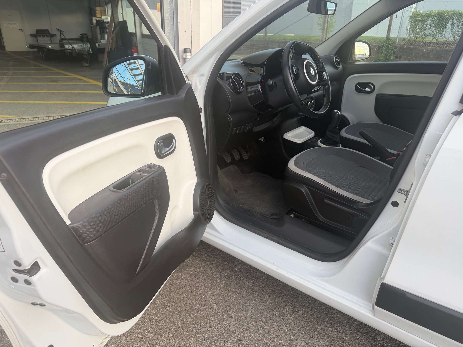 RENAULT Twingo 1.0 Life-image-9