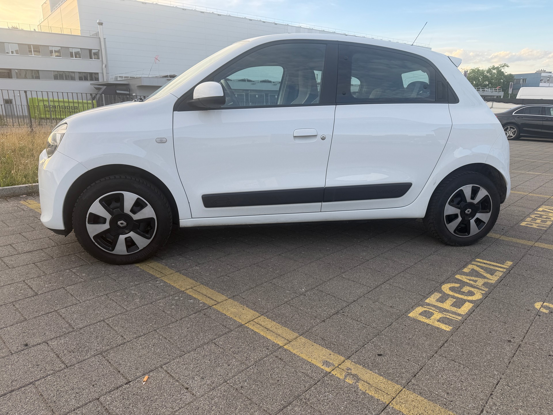 RENAULT Twingo 1.0 Life-image-2