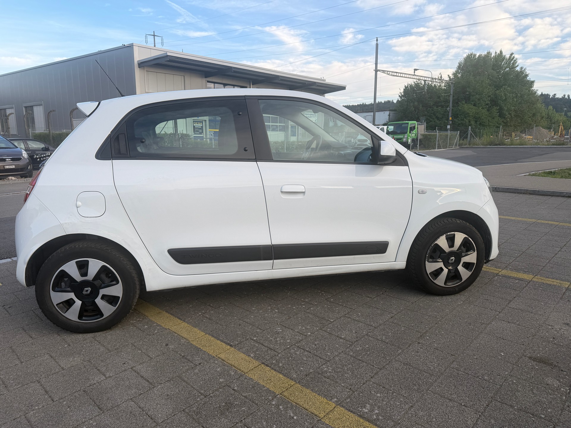 RENAULT Twingo 1.0 Life-image-6