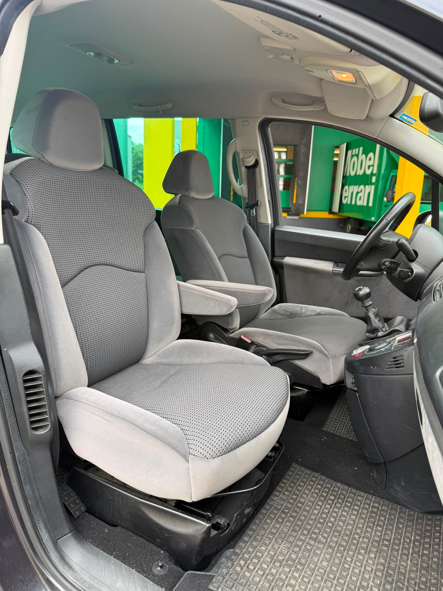 PEUGEOT 807 2.0 16V HDi Family+-image-14