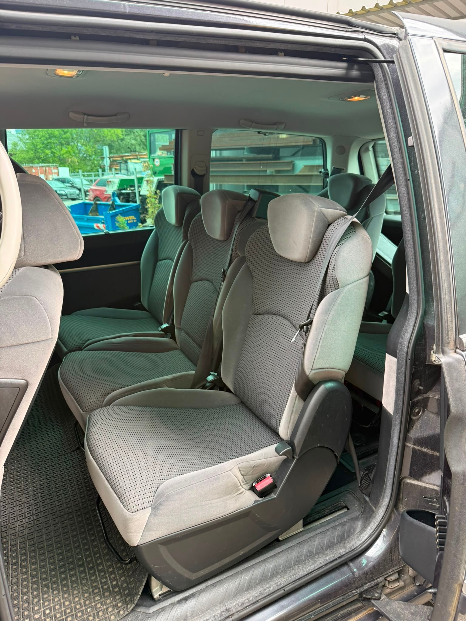 PEUGEOT 807 2.0 16V HDi Family+-image-12