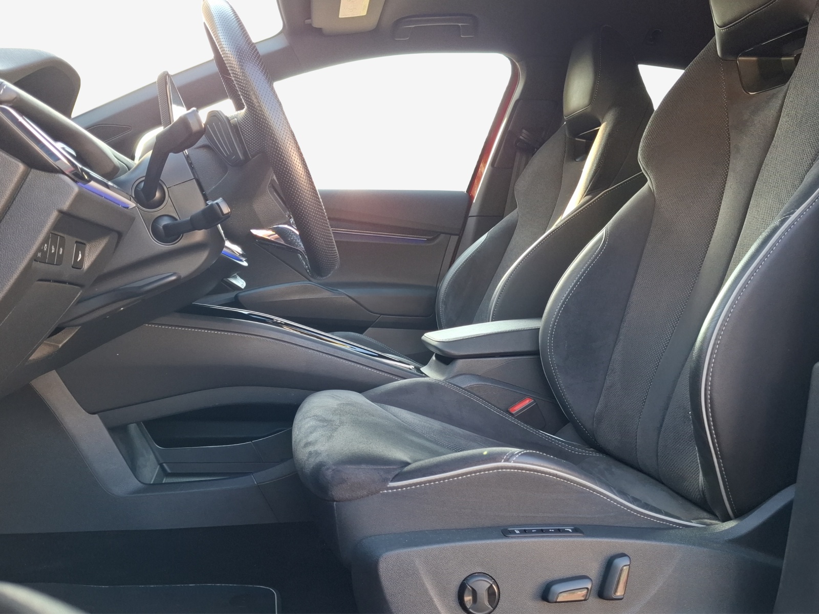 SKODA Enyaq iV 80x SportLine-image-8