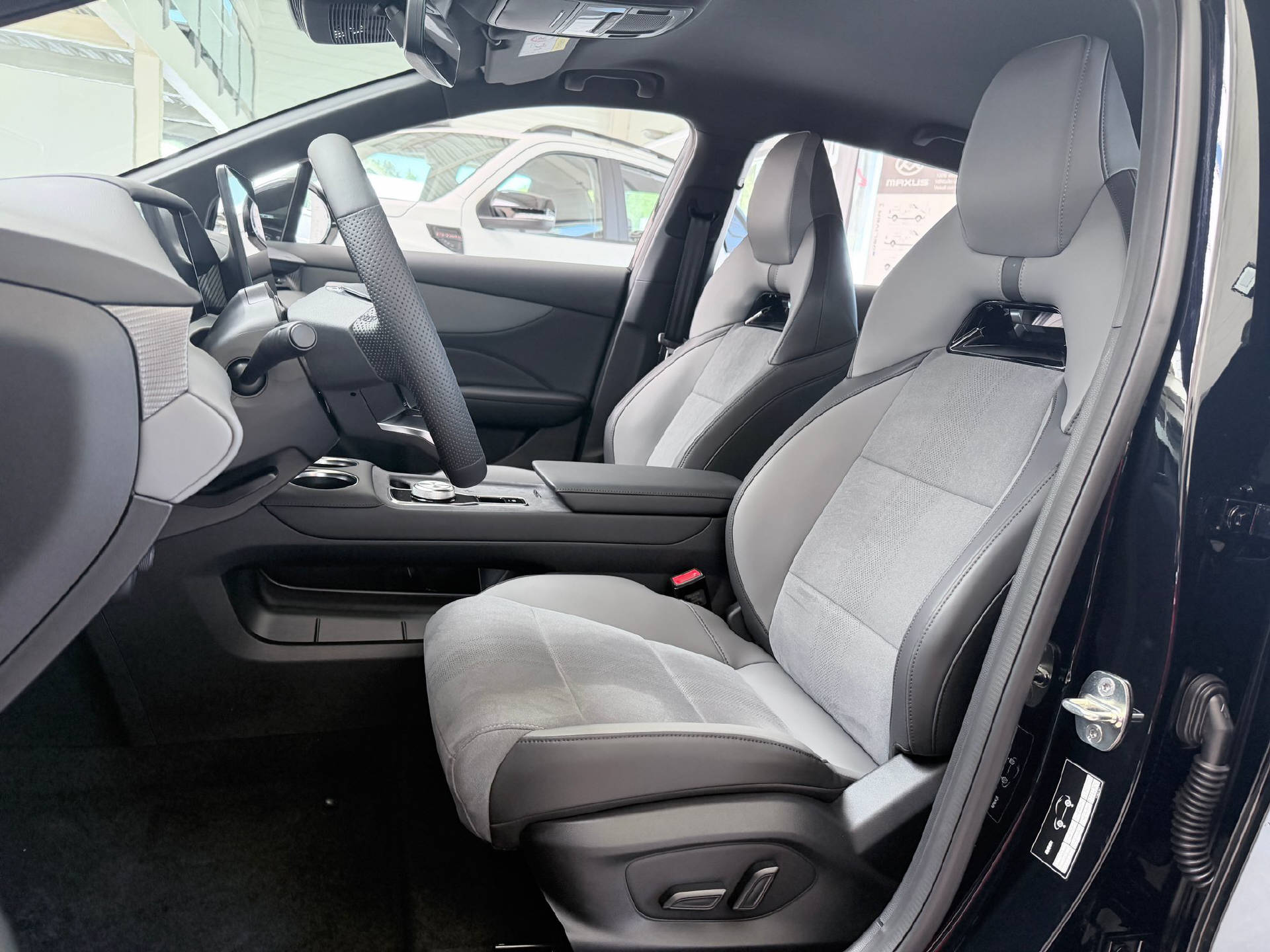 MG 4 64 kWh Xpower 4WD-image-8