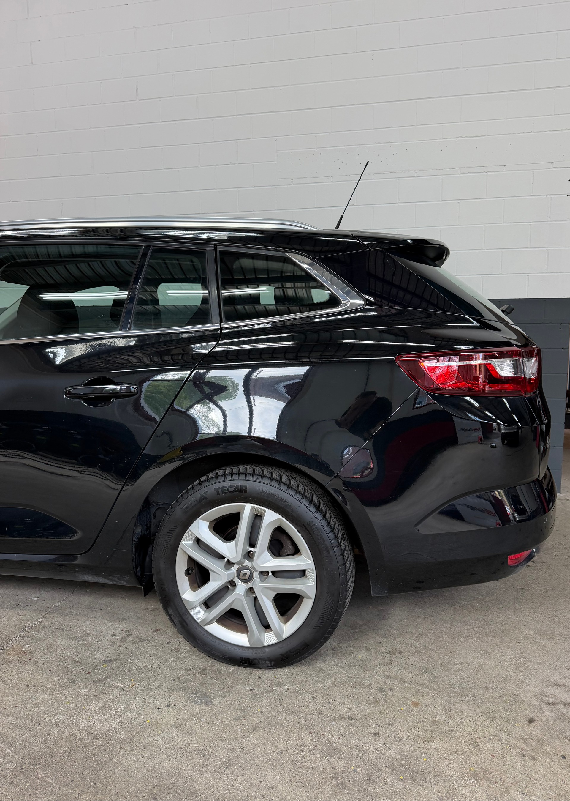 RENAULT Mégane Grandtour 1.2 16V Turbo Zen //NEU AB MFK!-image-7