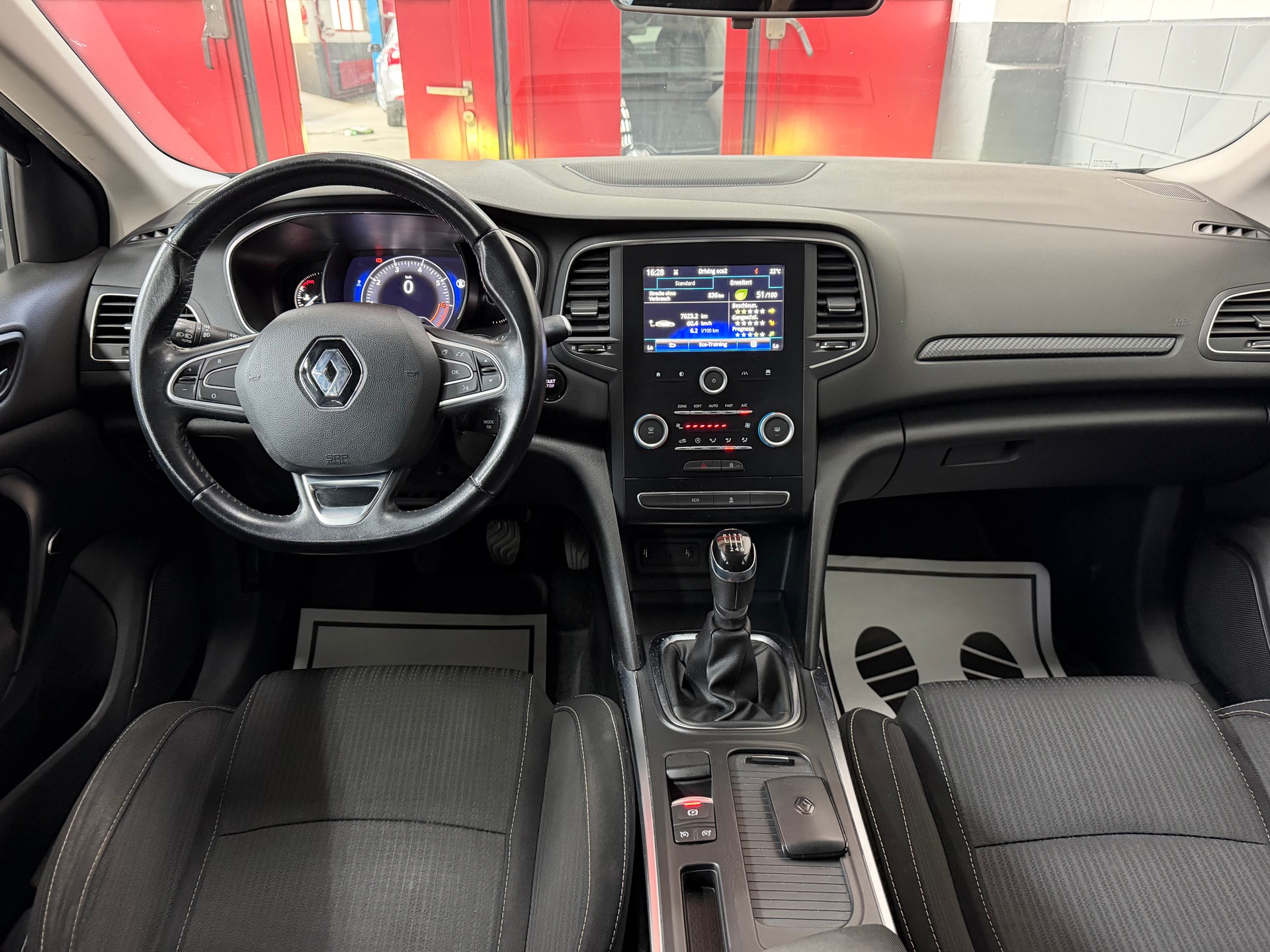 RENAULT Mégane Grandtour 1.2 16V Turbo Zen //NEU AB MFK!-image-10