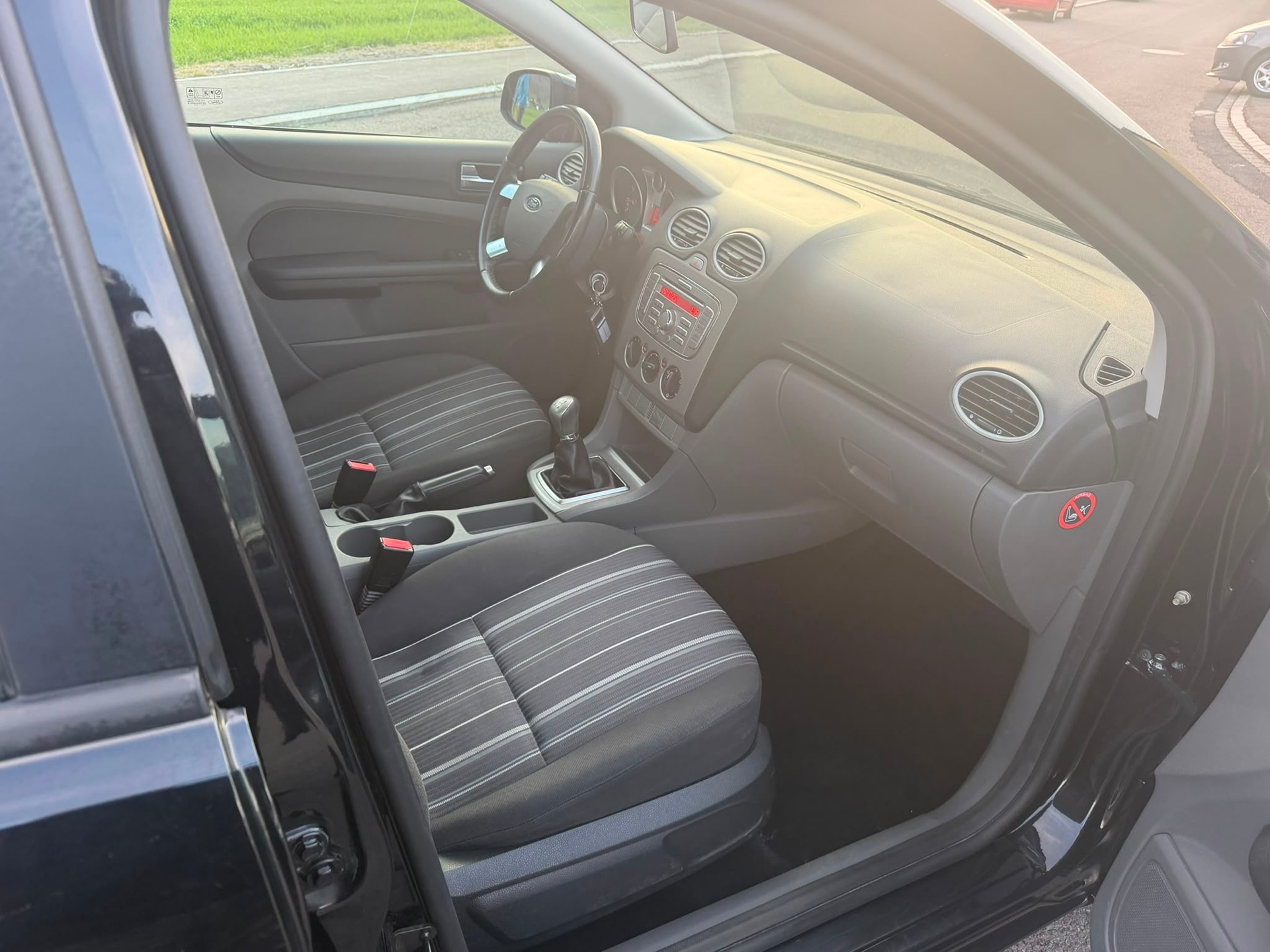 FORD Focus 1.6i VCT Carving-image-5