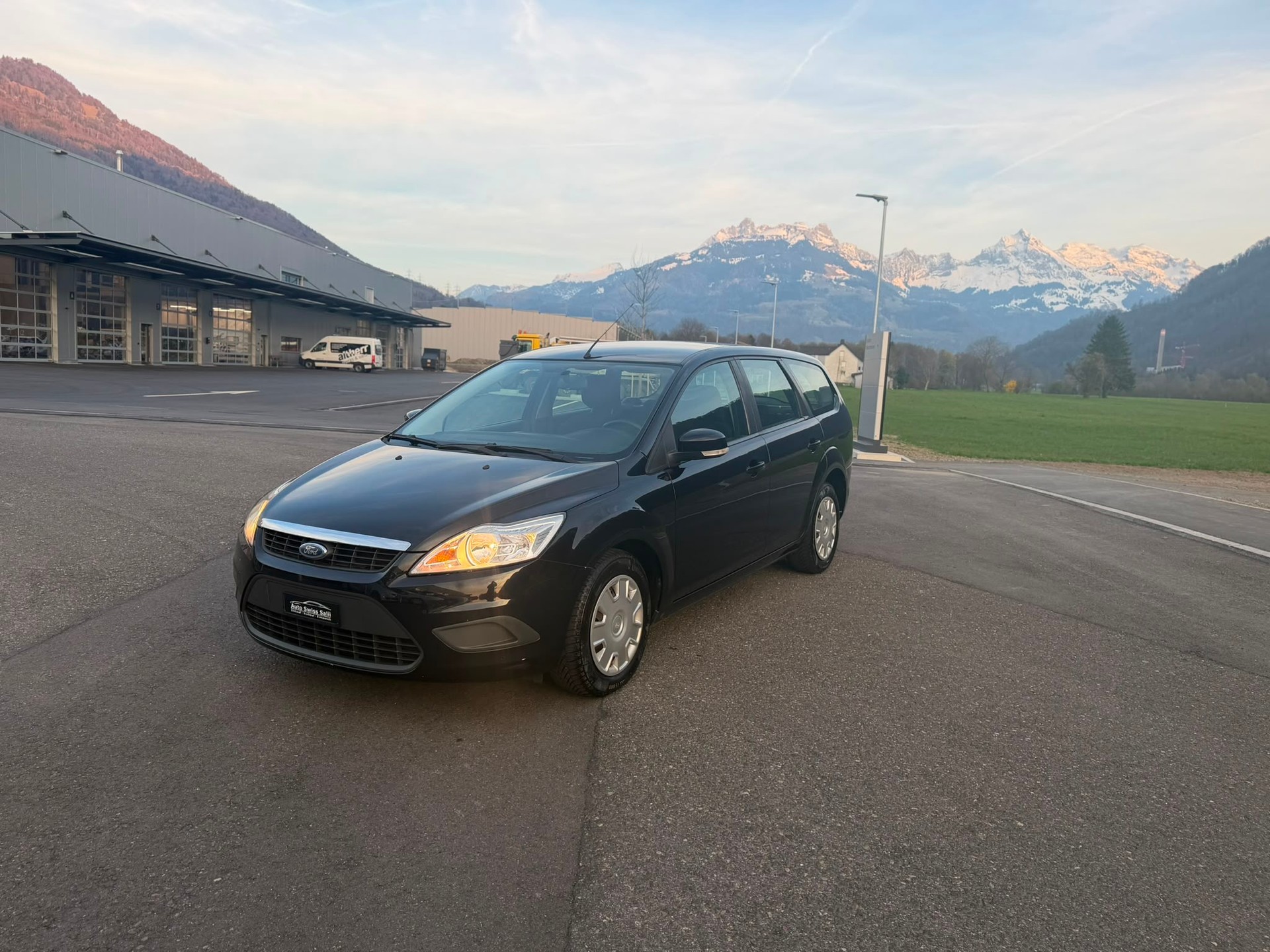 FORD Focus 1.6i VCT Carving-image-1