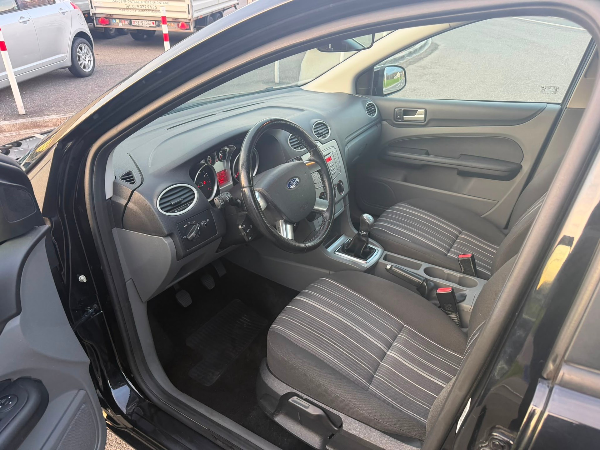 FORD Focus 1.6i VCT Carving-image-4