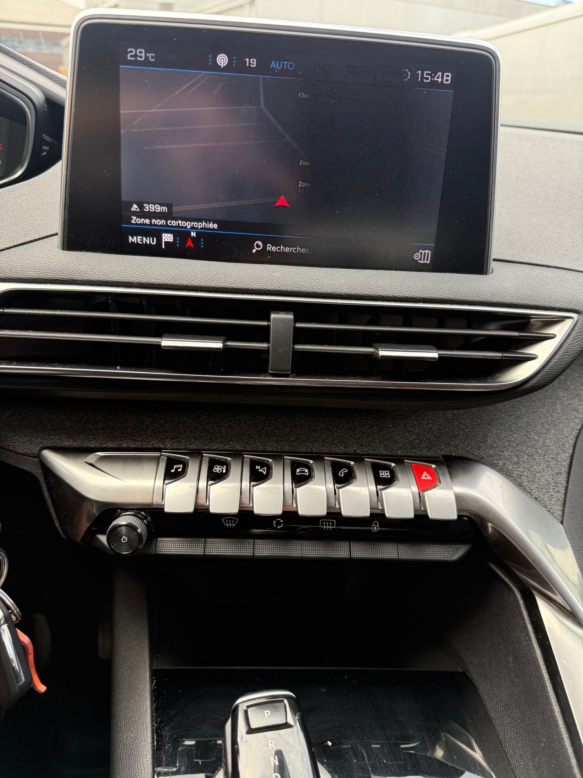 PEUGEOT 3008 1.2 PureTech Allure EAT-image-7