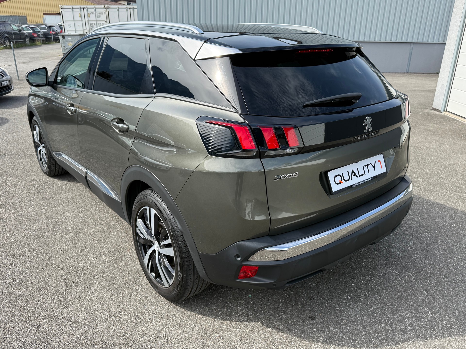 PEUGEOT 3008 1.2 PureTech Allure EAT-image-2