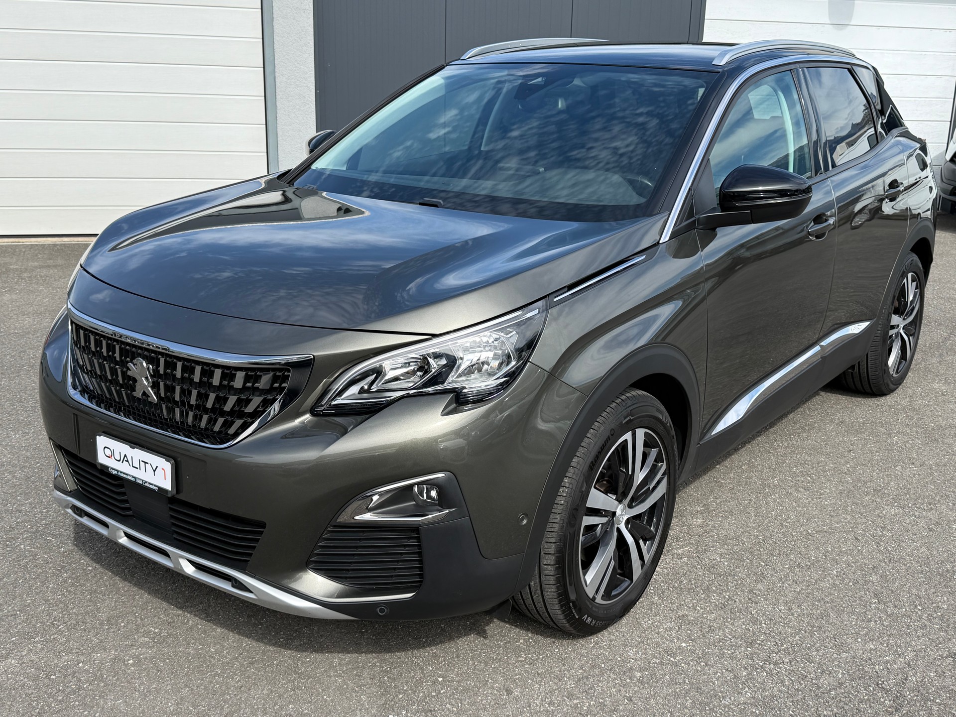 PEUGEOT 3008 1.2 PureTech Allure EAT-image-1
