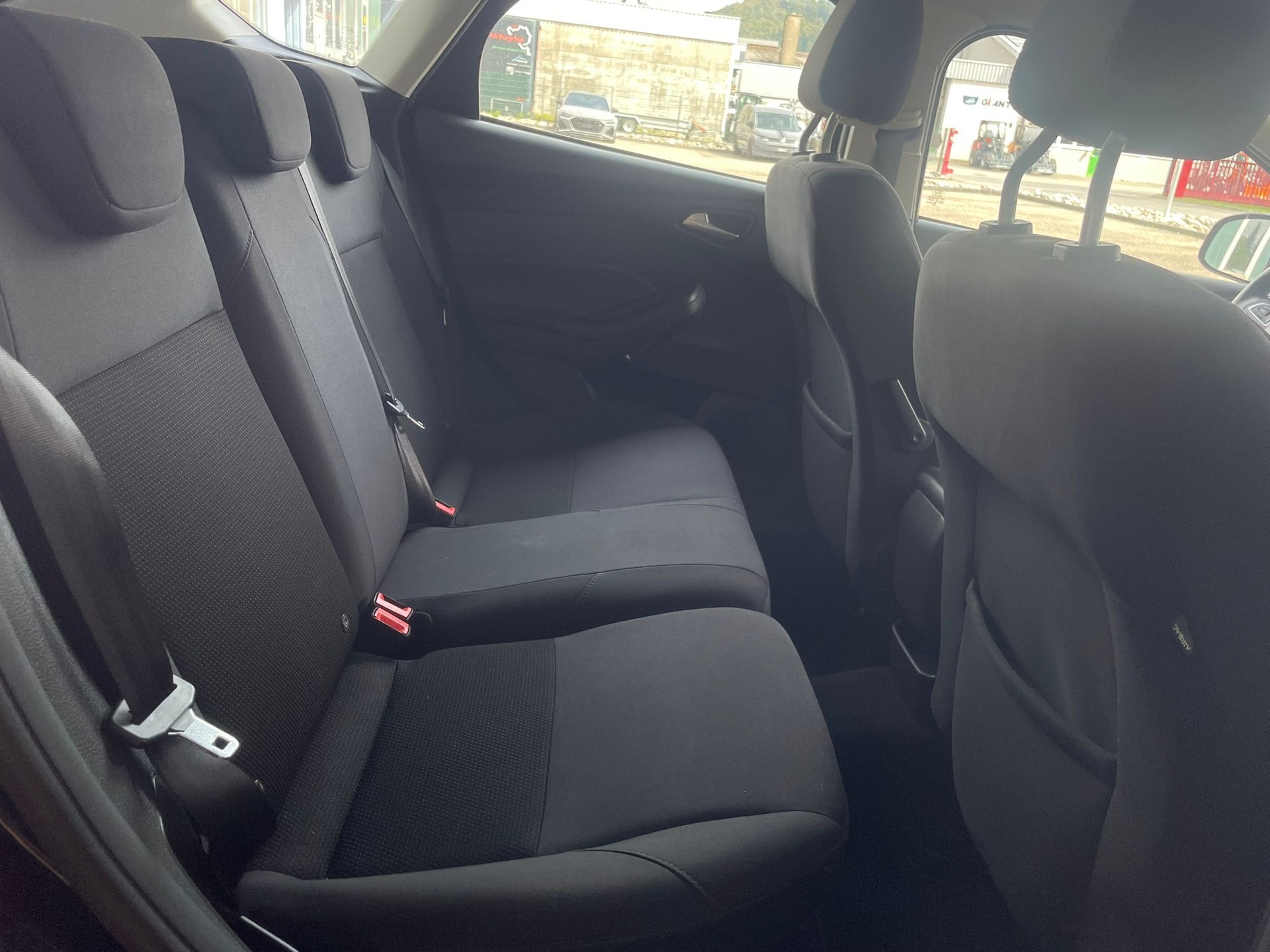 FORD Focus 1.0 SCTi Trend Automatic-image-11