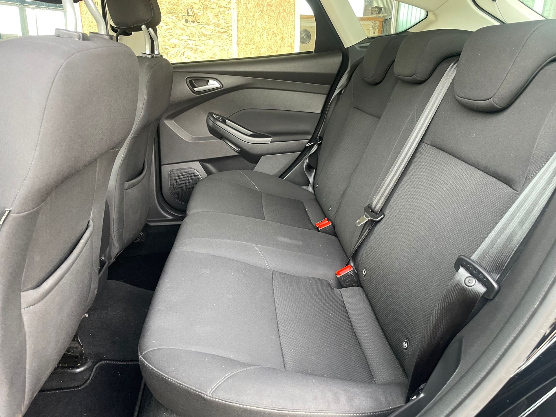 FORD Focus 1.0 SCTi Trend Automatic-image-10