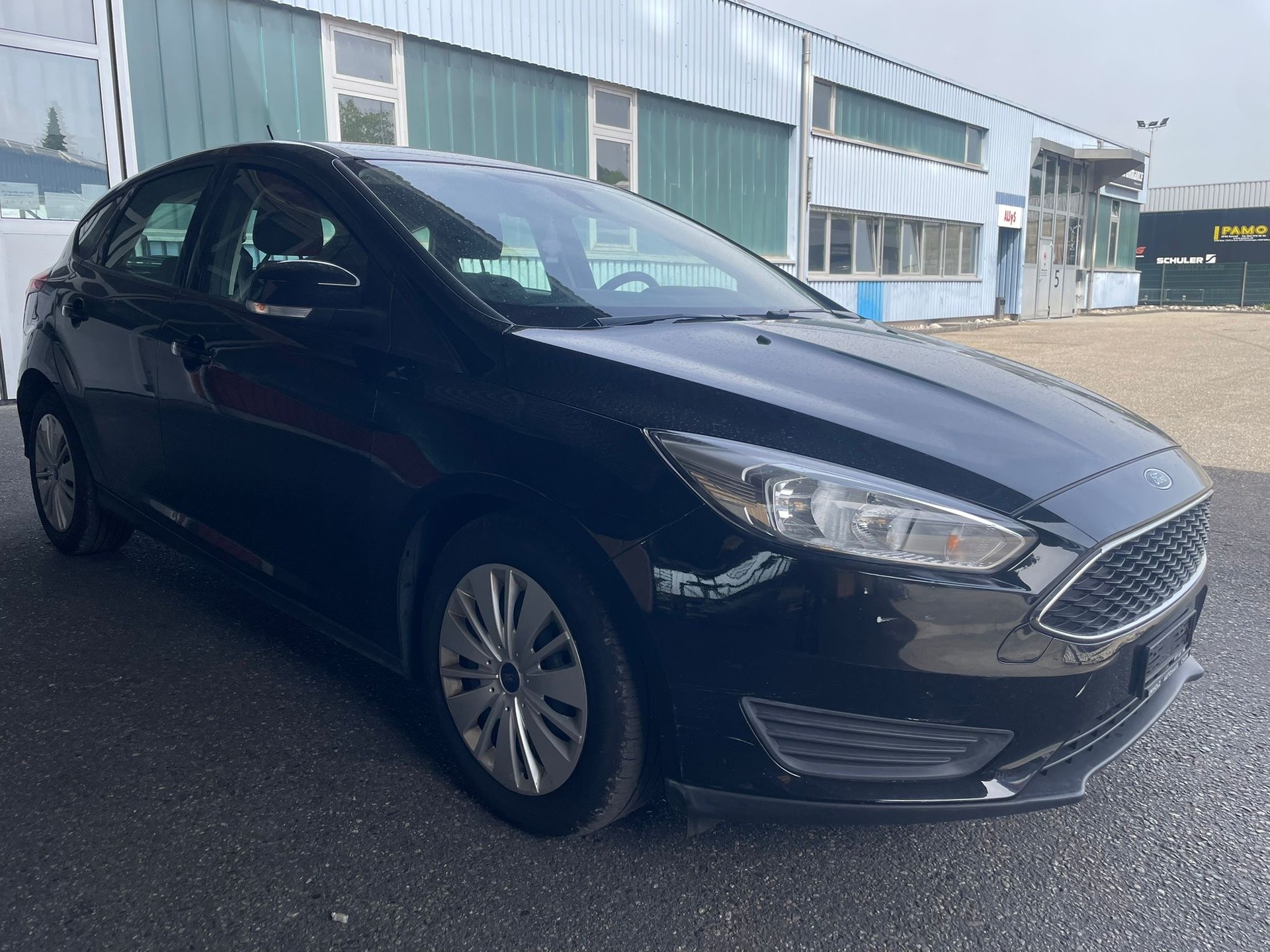 FORD Focus 1.0 SCTi Trend Automatic-image-1