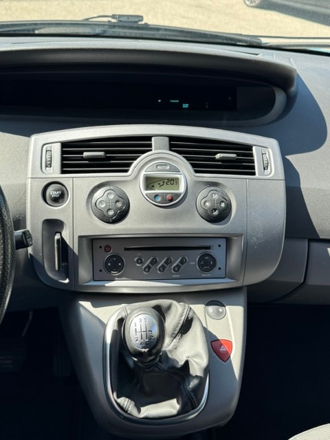 RENAULT Scénic 2.0 16V Dynamique-image-14