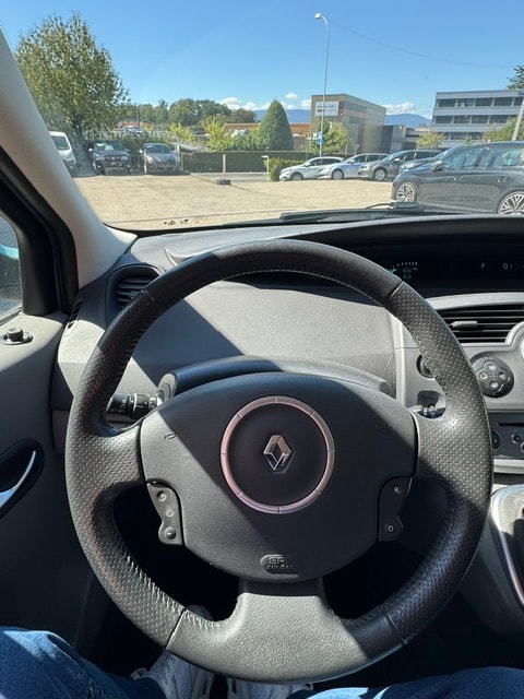 RENAULT Scénic 2.0 16V Dynamique-image-8
