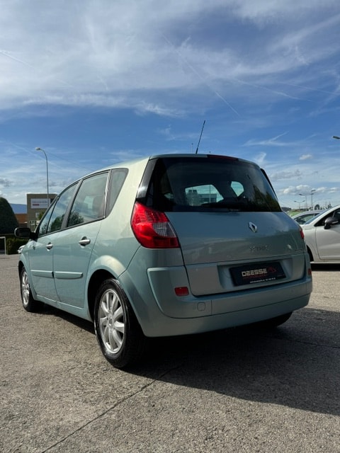 RENAULT Scénic 2.0 16V Dynamique-image-4