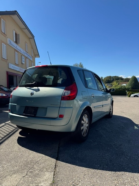 RENAULT Scénic 2.0 16V Dynamique-image-4