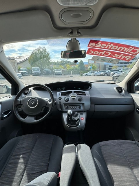 RENAULT Scénic 2.0 16V Dynamique-image-9