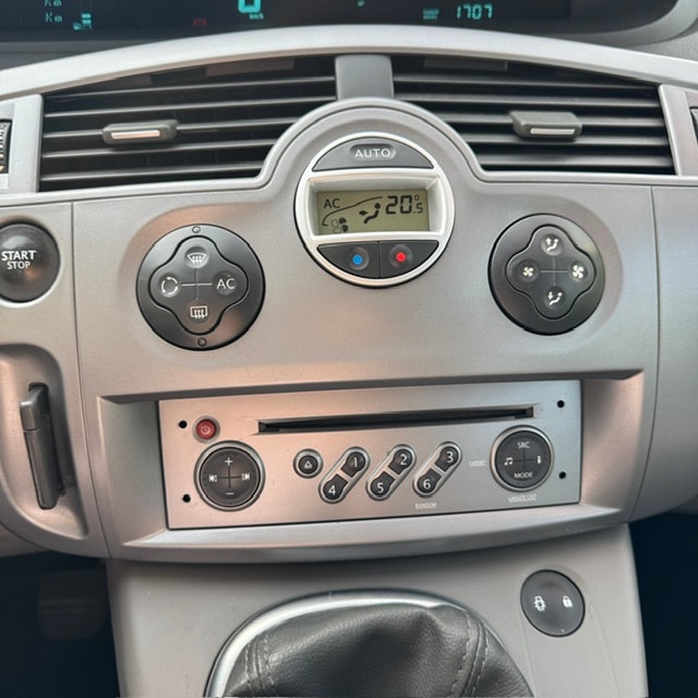 RENAULT Scénic 2.0 16V Dynamique-image-15
