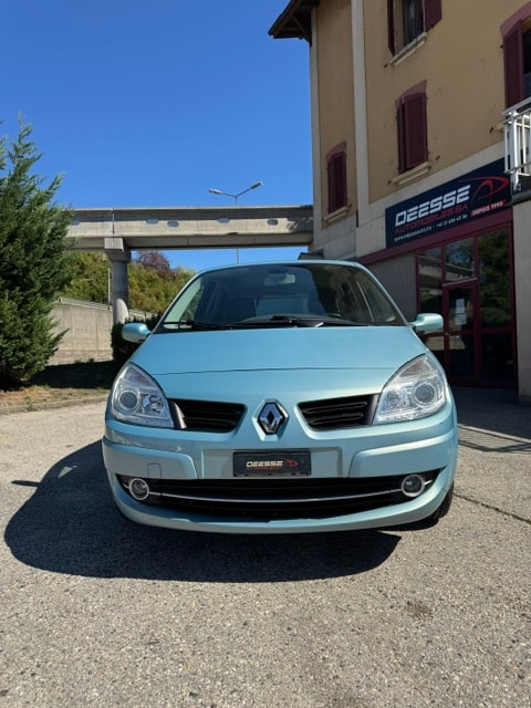 RENAULT Scénic 2.0 16V Dynamique-image-2
