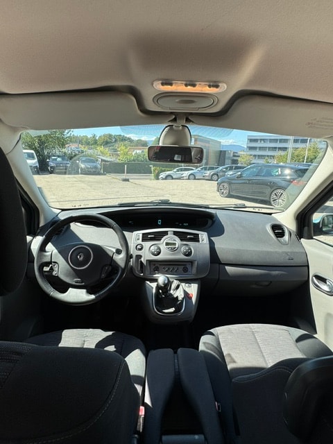 RENAULT Scénic 2.0 16V Dynamique-image-6