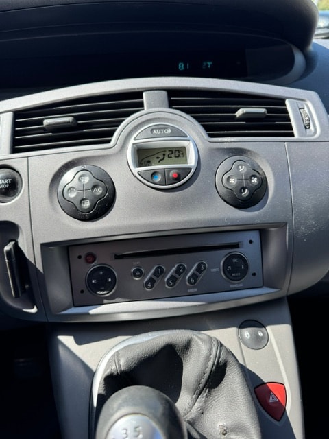 RENAULT Scénic 2.0 16V Dynamique-image-12