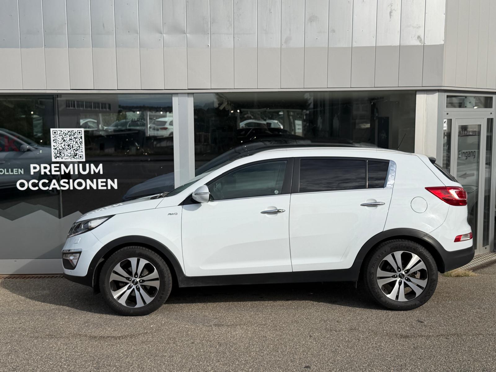 KIA Sportage 2.0 CRDi Trend 4WD Automatic-image-2