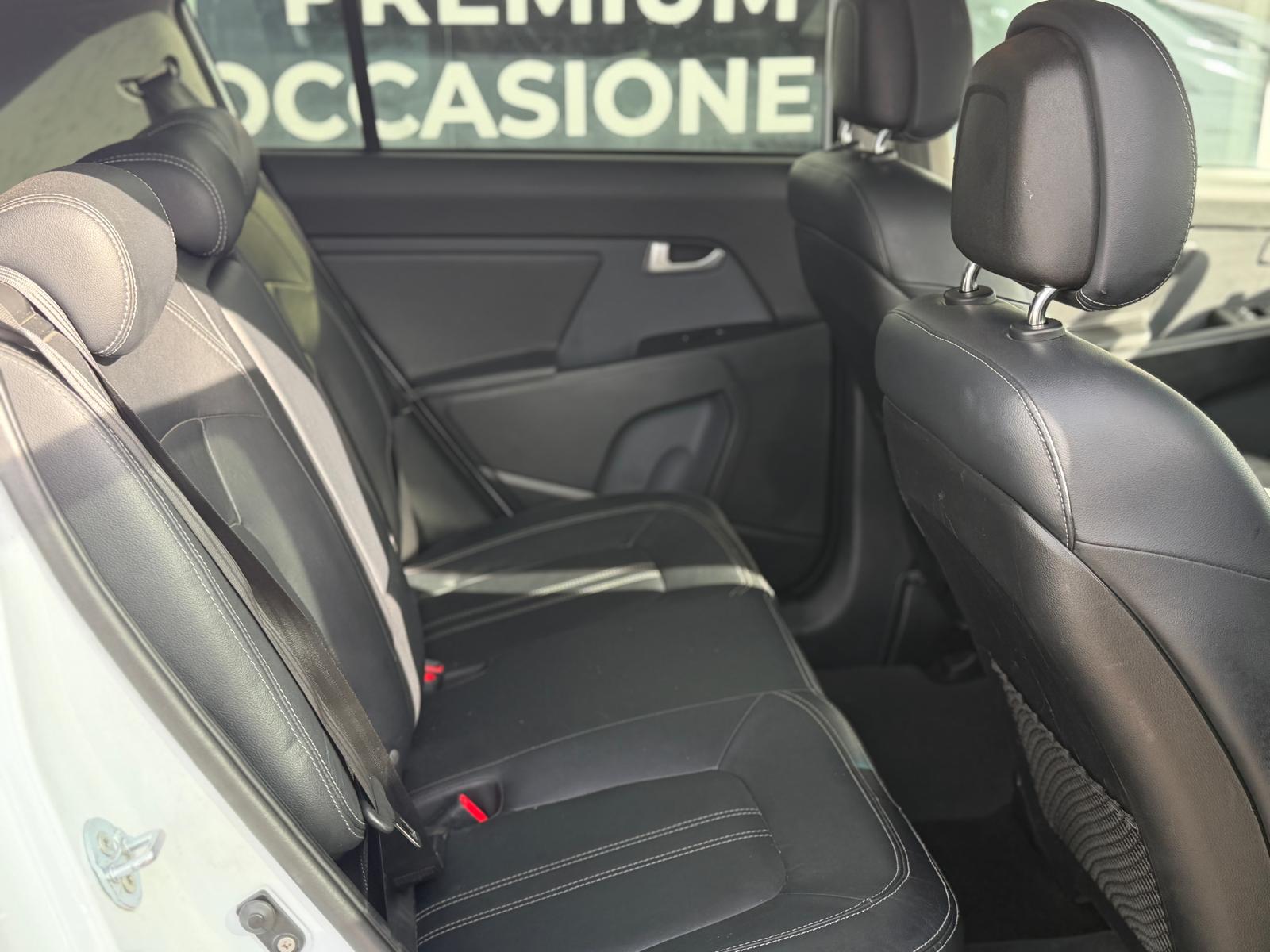 KIA Sportage 2.0 CRDi Trend 4WD Automatic-image-14