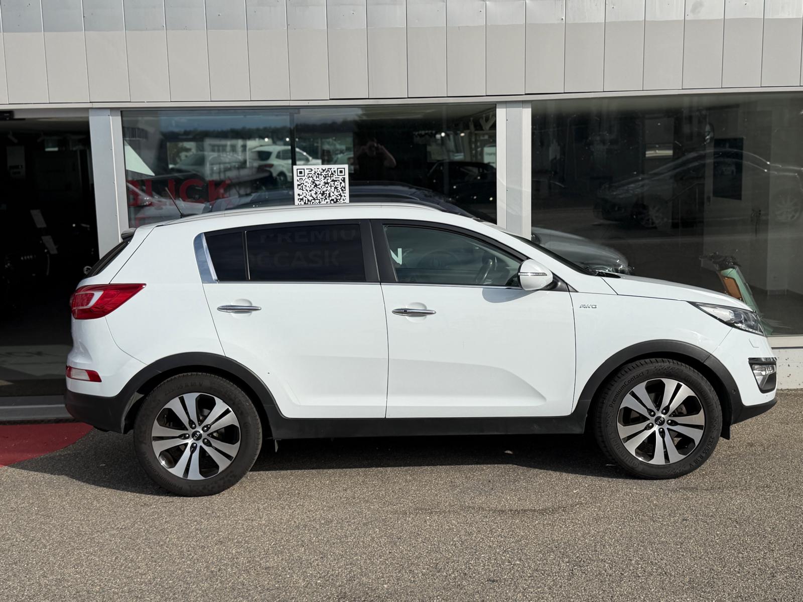 KIA Sportage 2.0 CRDi Trend 4WD Automatic-image-3