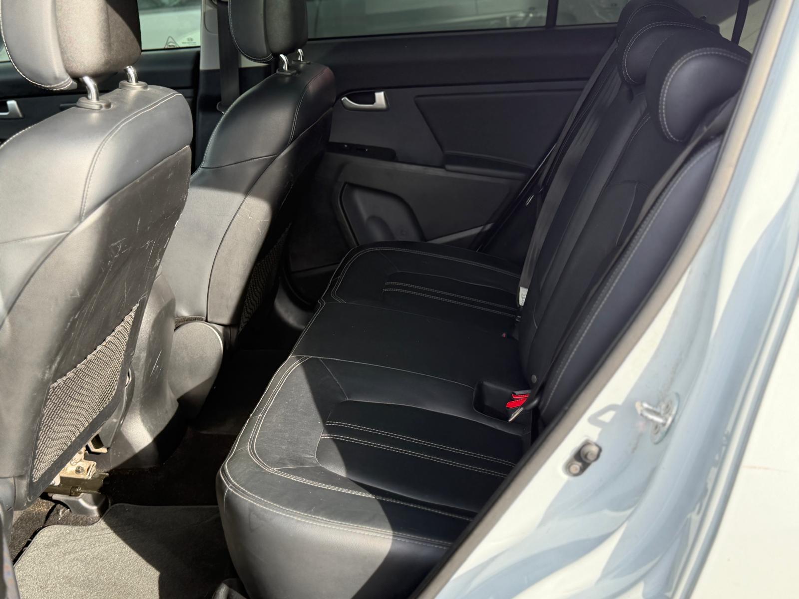 KIA Sportage 2.0 CRDi Trend 4WD Automatic-image-9
