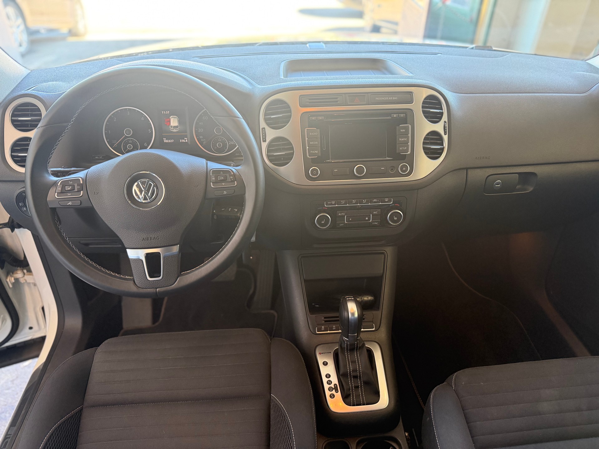 VW Tiguan 2.0 TDI BMT Cup 4Motion DSG-image-10
