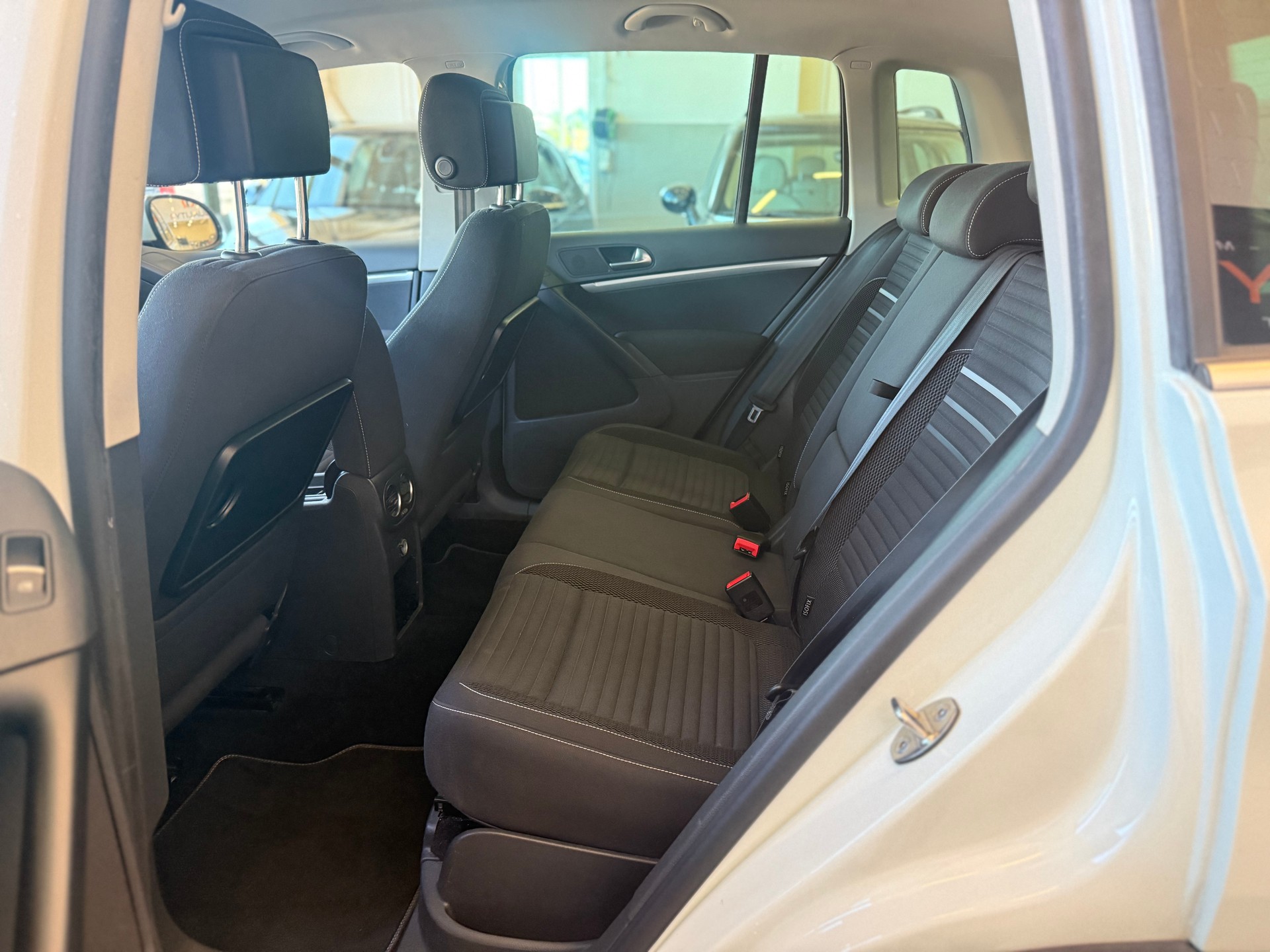 VW Tiguan 2.0 TDI BMT Cup 4Motion DSG-image-9
