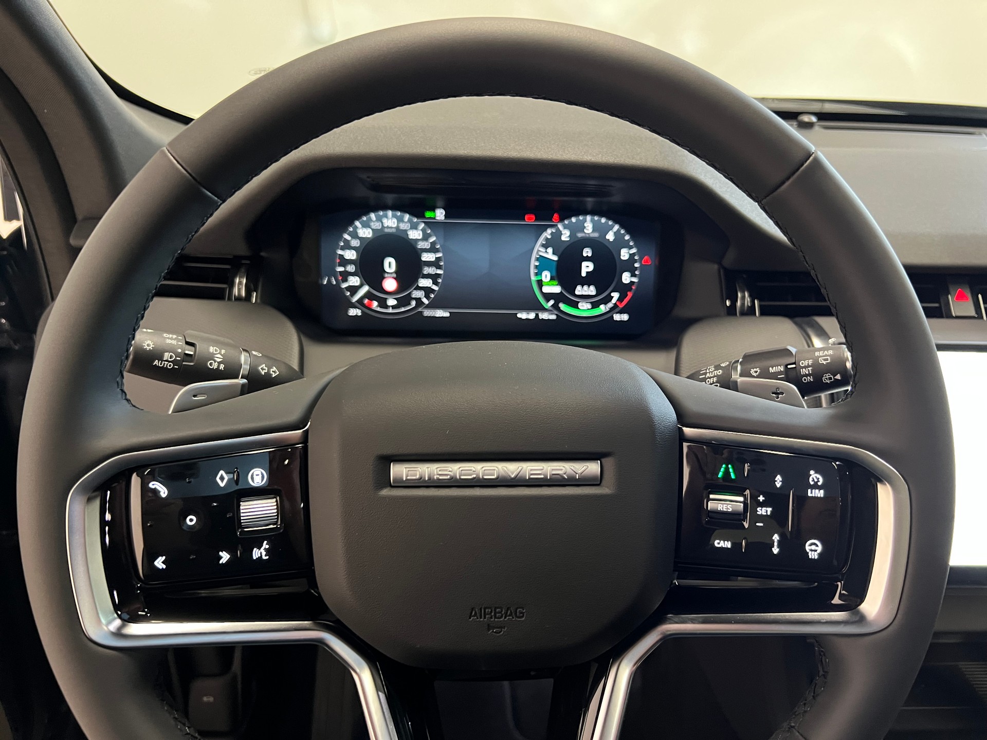 LAND ROVER Discovery Sport 1.5 T 270e Landmark-showroom-element-3