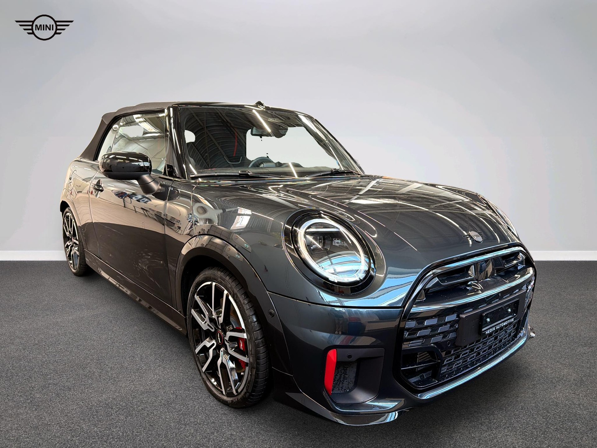 MINI John Cooper Works Cabrio-image-11