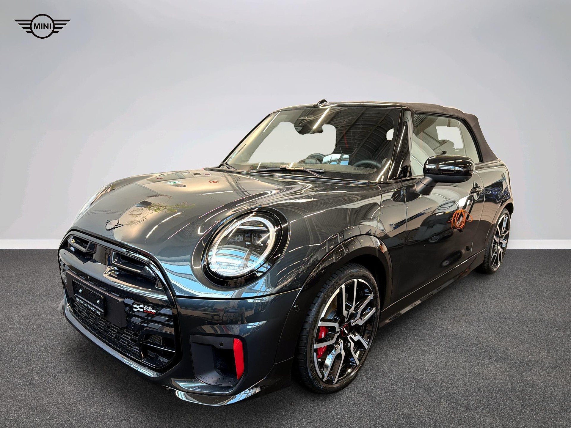 MINI John Cooper Works Cabrio-image-0
