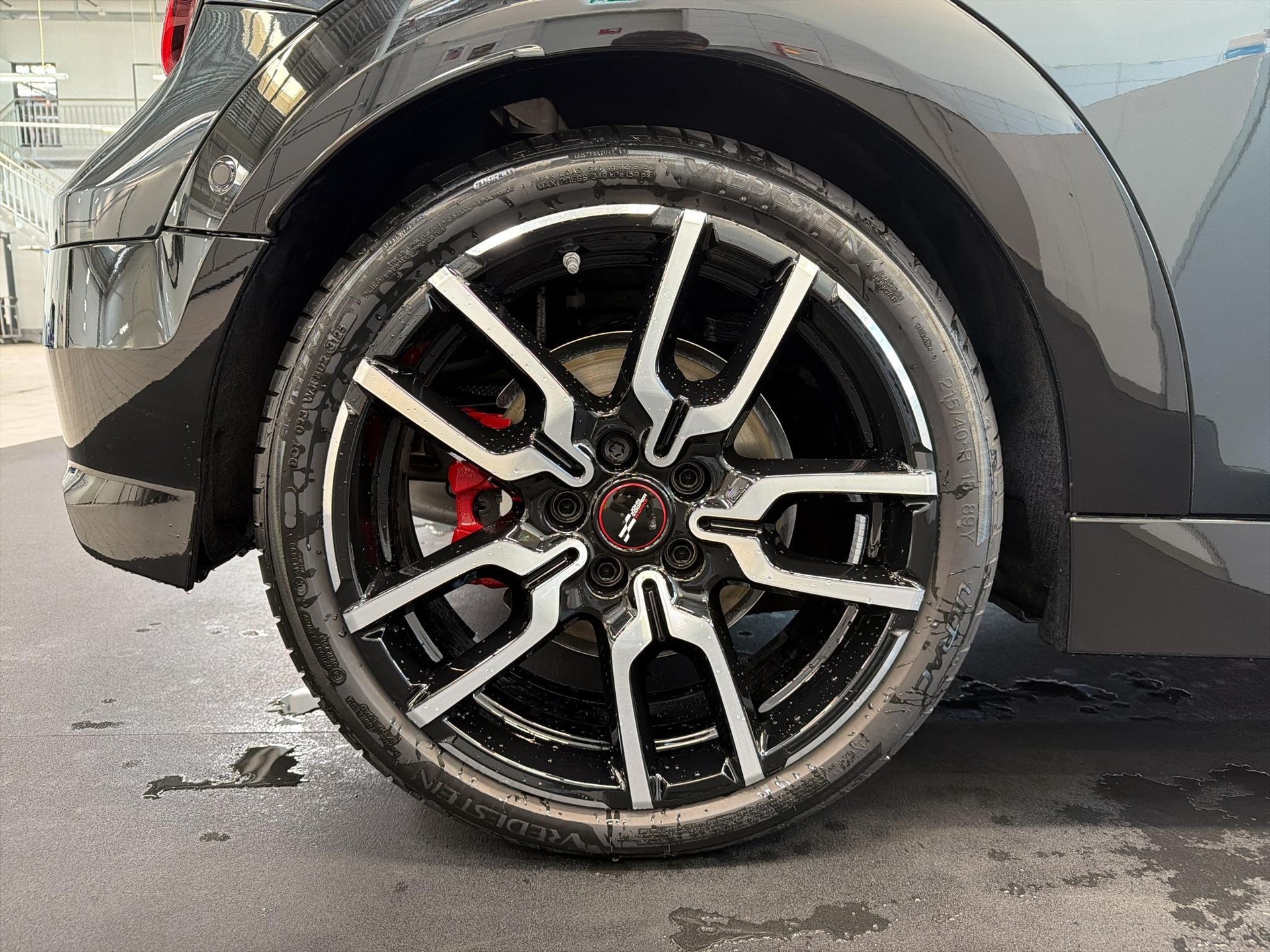 MINI John Cooper Works Cabrio-image-6