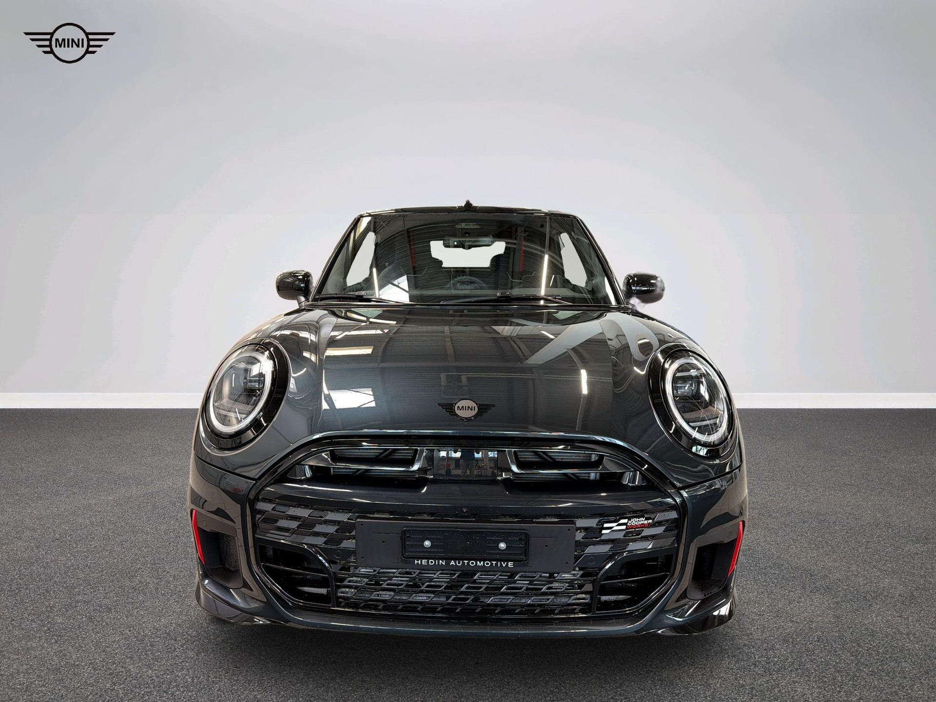 MINI John Cooper Works Cabrio-image-12