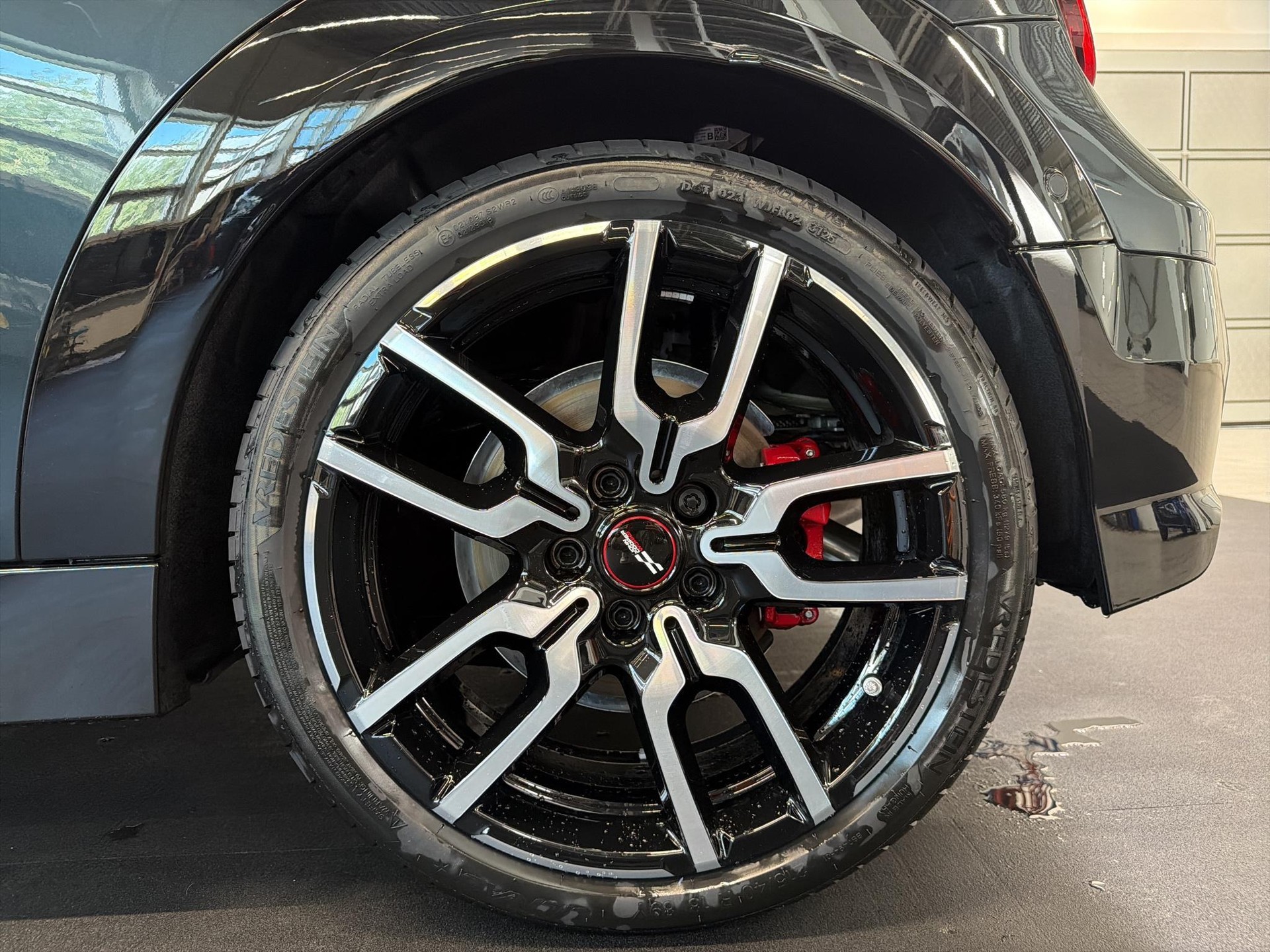 MINI John Cooper Works Cabrio-image-7
