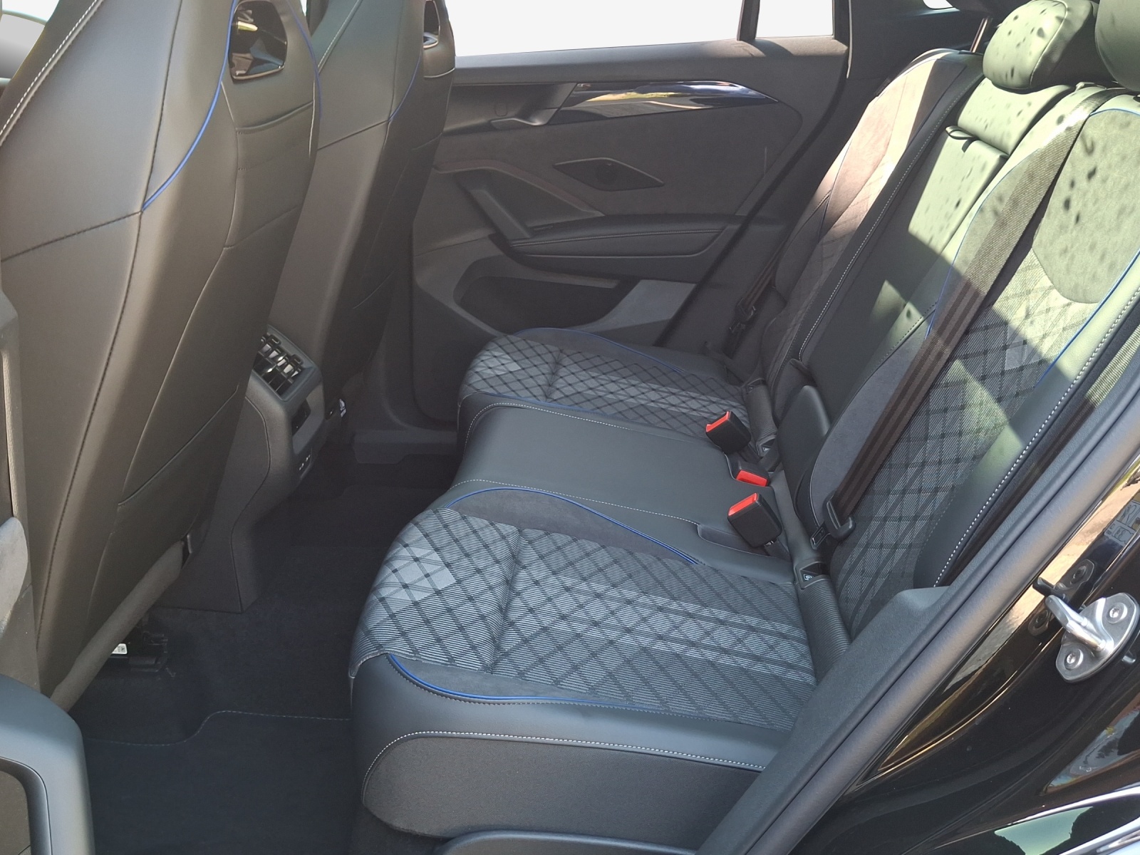 VW Tiguan 2.0 TSI DSG R-Line Plus 4Motion-image-11