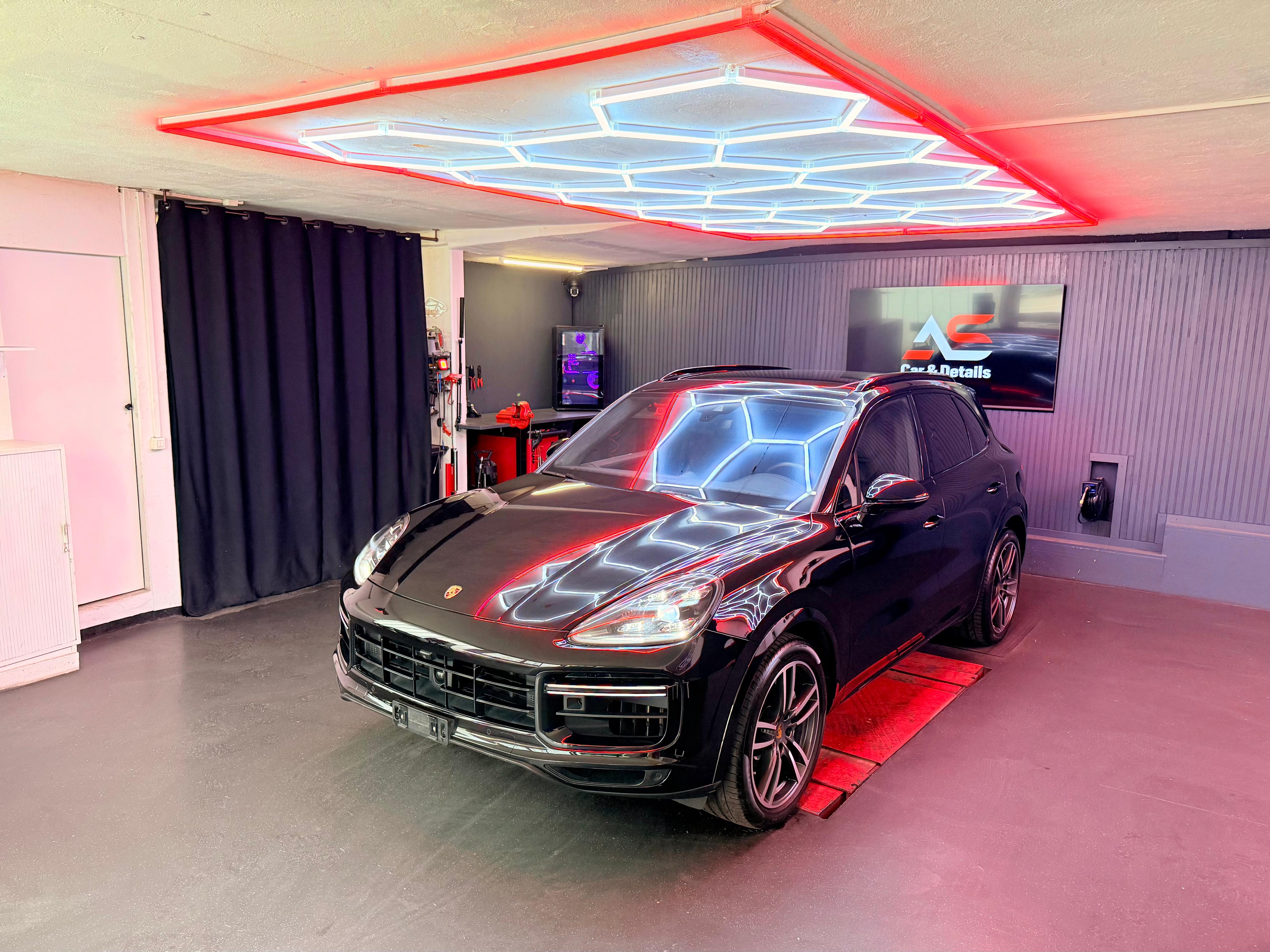 PORSCHE Cayenne Turbo — slika 1
