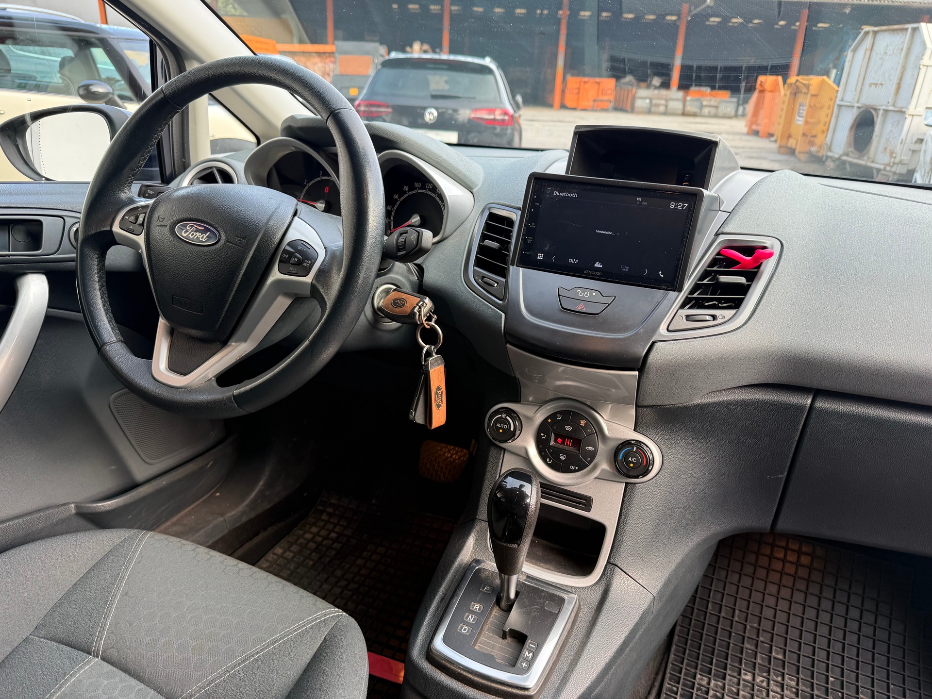 FORD Fiesta 1.4 16V Titanium Automatic-image-16