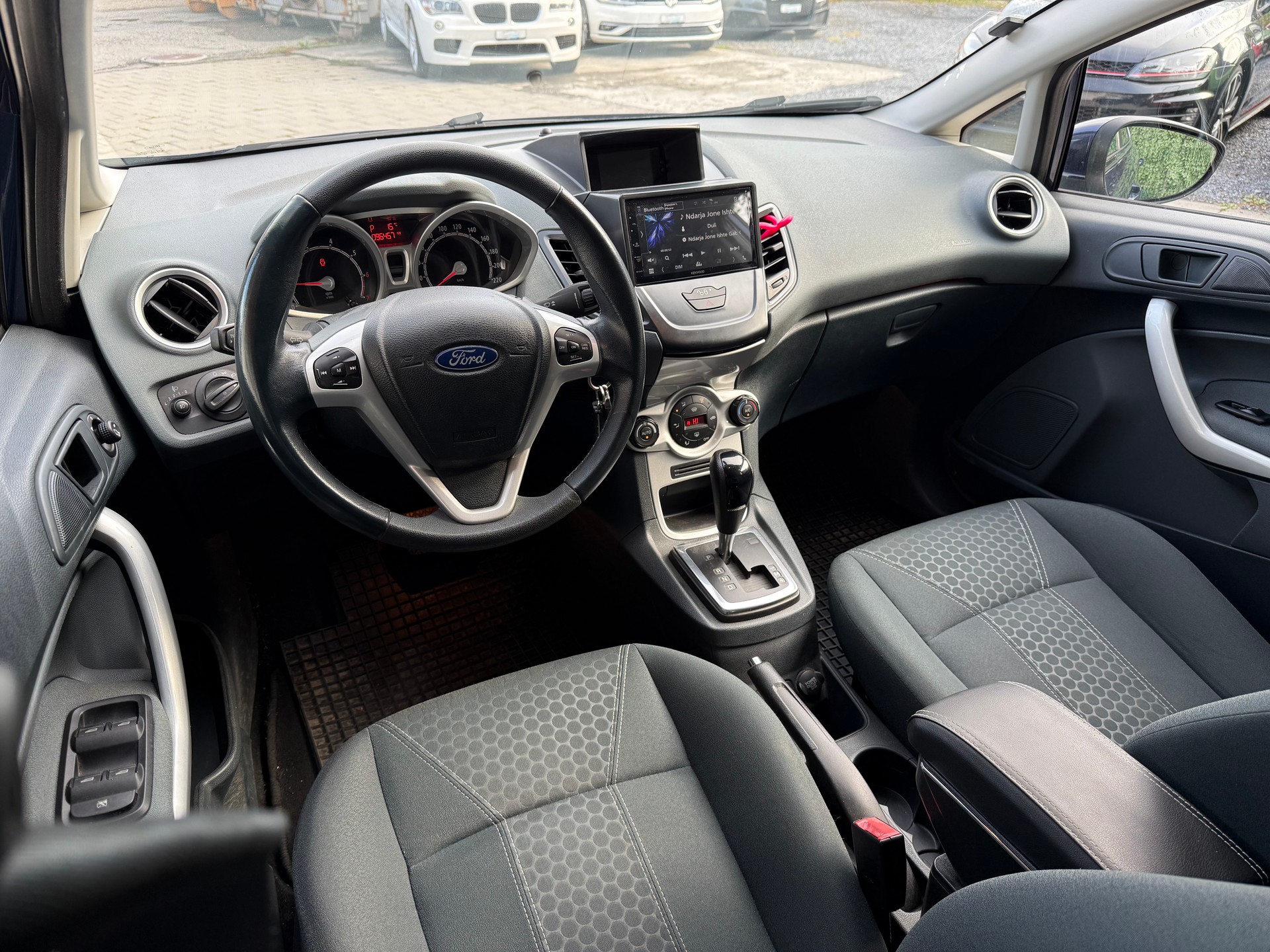 FORD Fiesta 1.4 16V Titanium Automatic-image-19
