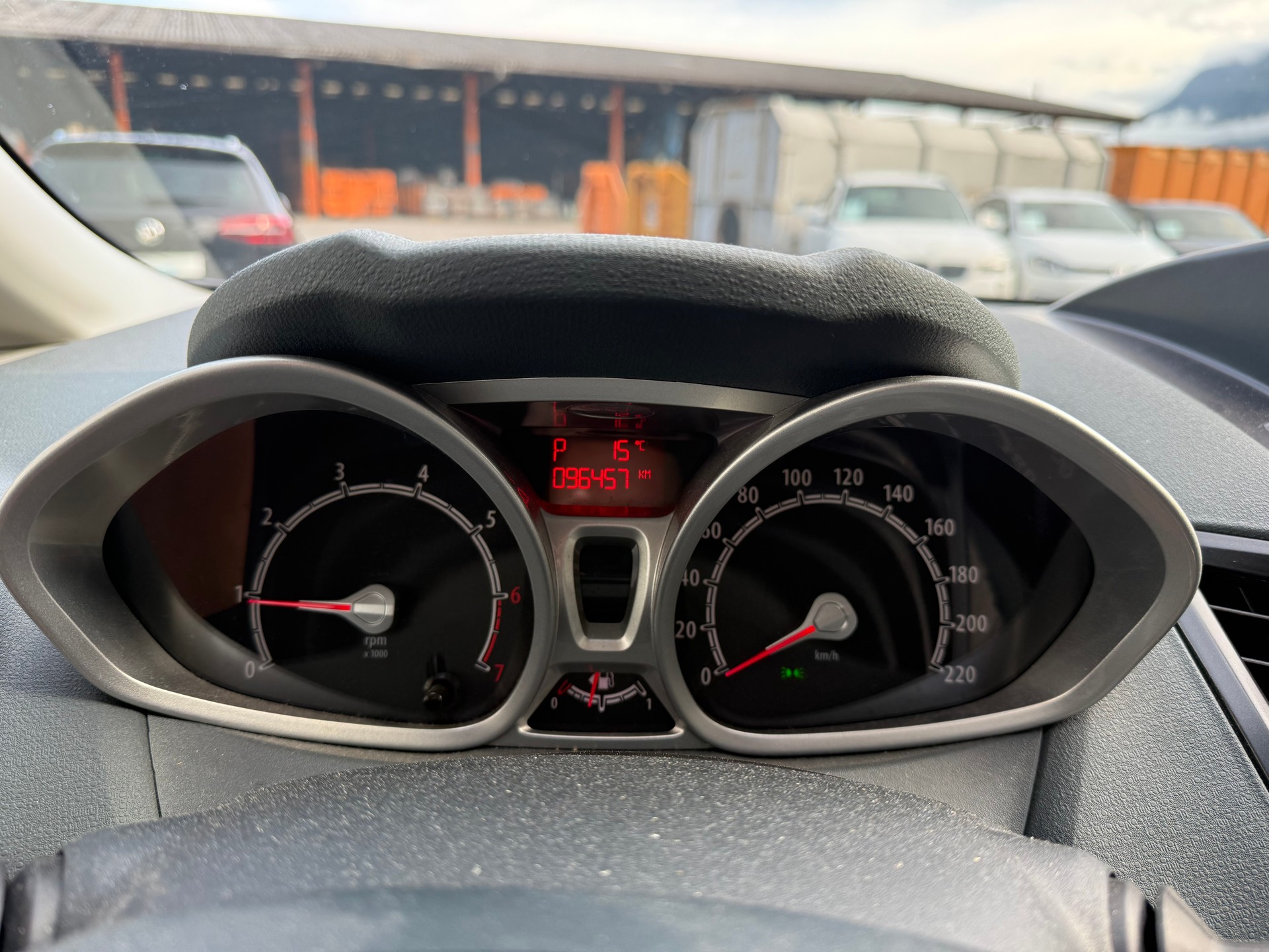 FORD Fiesta 1.4 16V Titanium Automatic-image-23