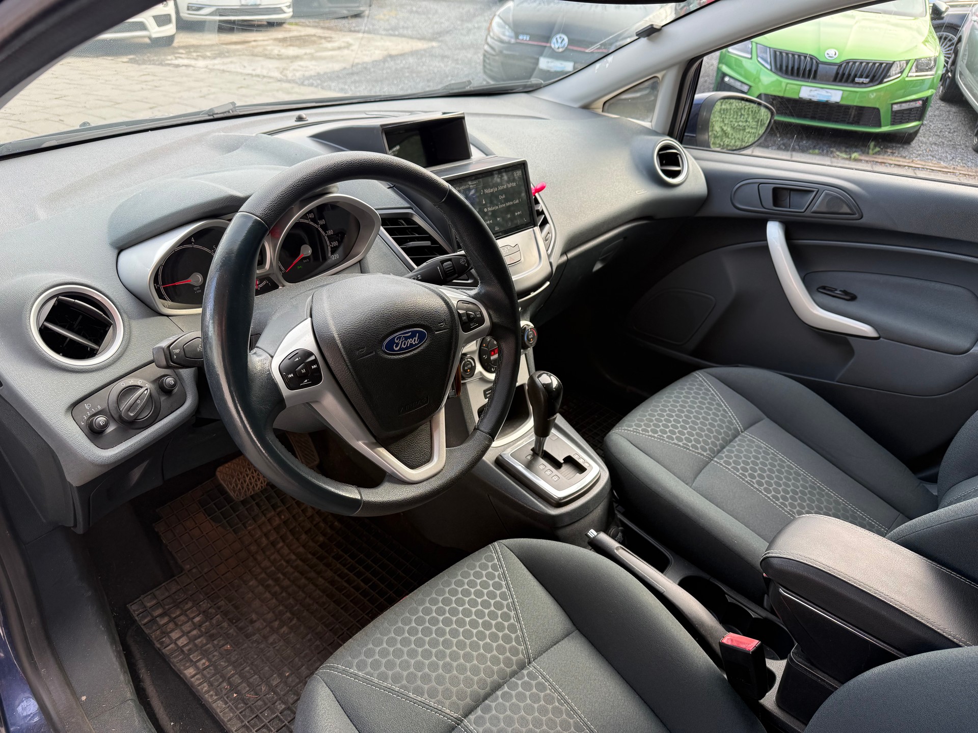 FORD Fiesta 1.4 16V Titanium Automatic-image-22