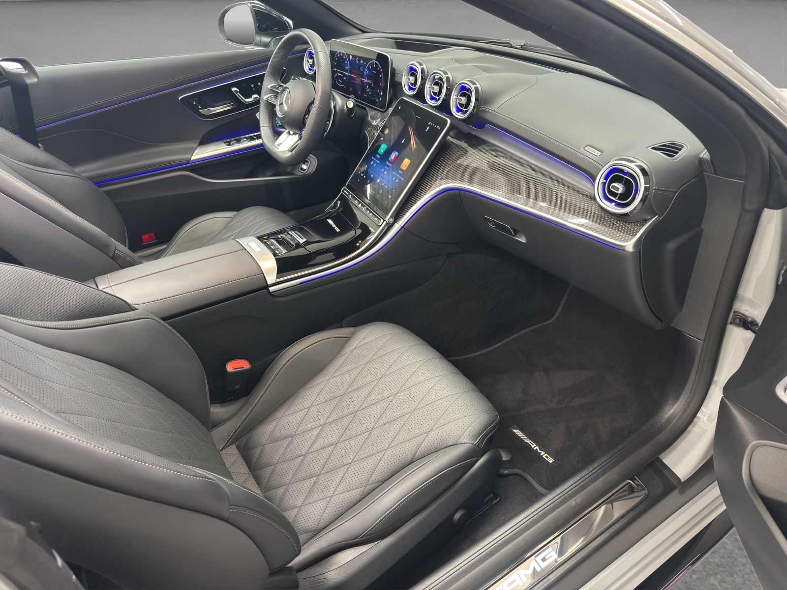 MERCEDES-BENZ CLE AMG 53 Cabrio 4Matic+ 9G-Tronic-image-8