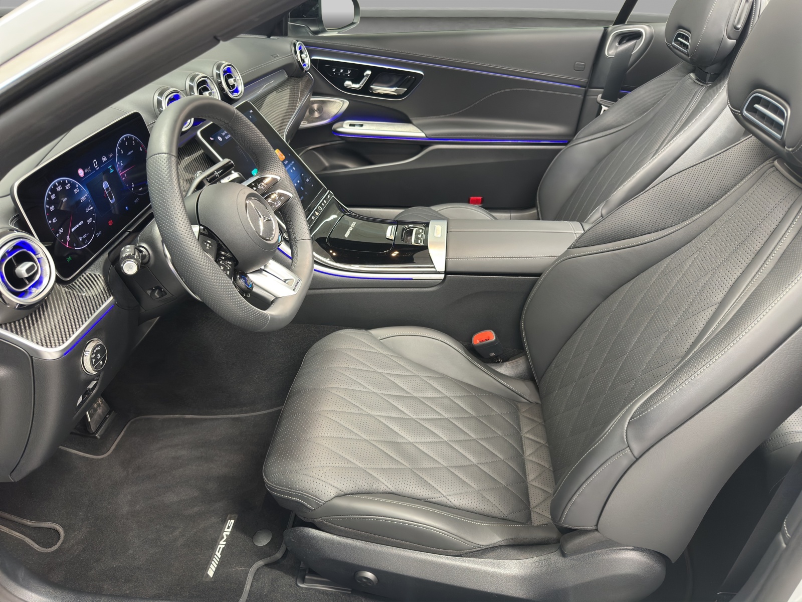 MERCEDES-BENZ CLE AMG 53 Cabrio 4Matic+ 9G-Tronic-image-7
